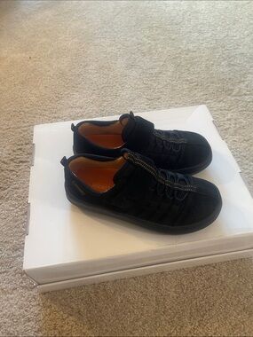 Women’s Casual slip on comfy shoes.